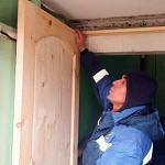 Установлена новая тамбурная дверь в подъезде дома в Балашихе